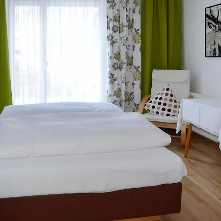 Falch Apartman *